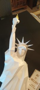 Paper model; Papercraft; Maquette en papier; Maquette en carton; comment faire; how to; diy; star wars; Les plus belles maquettes en papier; Pagode paper model; Tie Fighter modèle en papier; Predator modèle en papier; Statue of Liberty paper model; Stars and Stripes