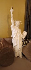 Paper model; Papercraft; Maquette en papier; Maquette en carton; comment faire; how to; diy; star wars; Les plus belles maquettes en papier; Pagode paper model; Tie Fighter modèle en papier; Predator modèle en papier; Statue of Liberty paper model; Stars and Stripes