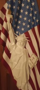 Paper model; Papercraft; Maquette en papier; Maquette en carton; comment faire; how to; diy; star wars; Les plus belles maquettes en papier; Pagode paper model; Tie Fighter modèle en papier; Predator modèle en papier; Statue of Liberty paper model; Stars and Stripes paper model